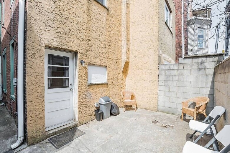Villa 1427 S 9th