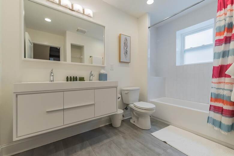 Villa 2439 Grays Ferry