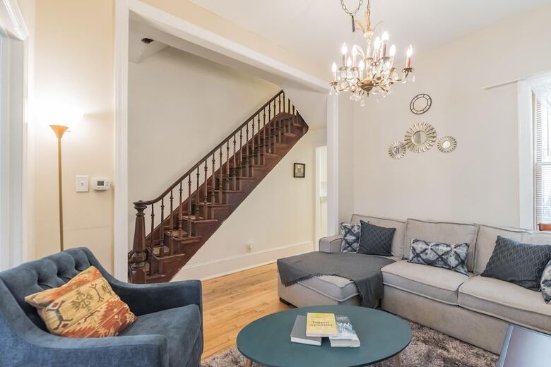 Villa 2439 Grays Ferry