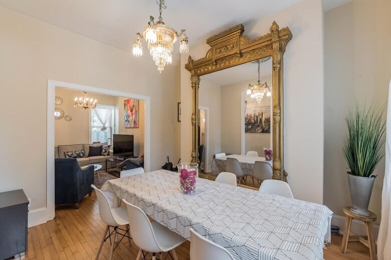 Villa 2439 Grays Ferry