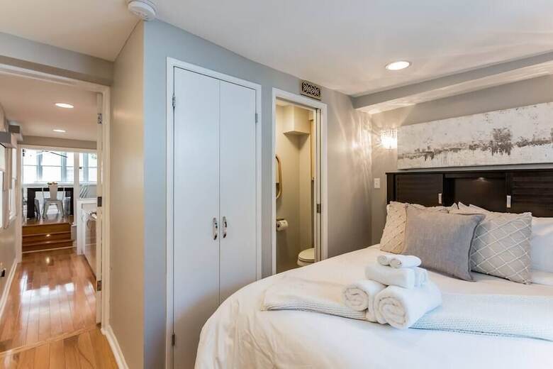 Villa 316 S Smedley