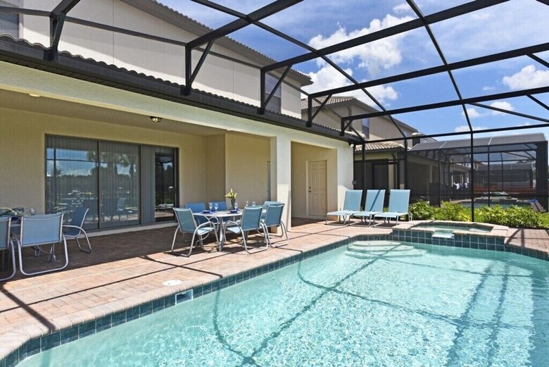 Villa Windsor At Westside Ihr 3101