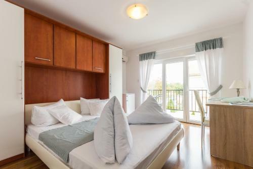 Hostal Apartments And Rooms Michaela