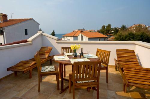 Rooms And Apartments Villa Dama