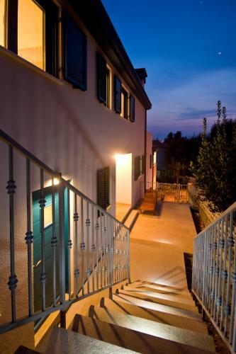 Rooms And Apartments Villa Dama