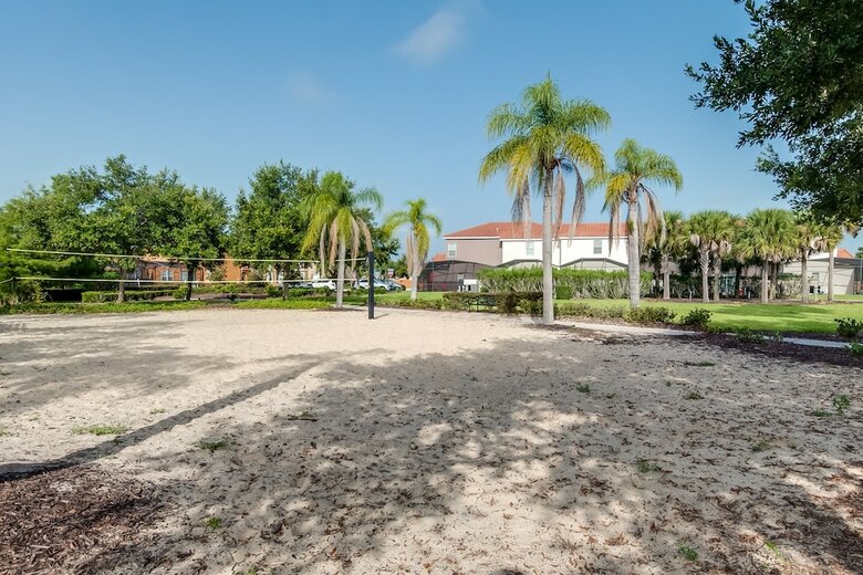 Spacious And Modern 8 Bedroom 5 Bathroom Villa