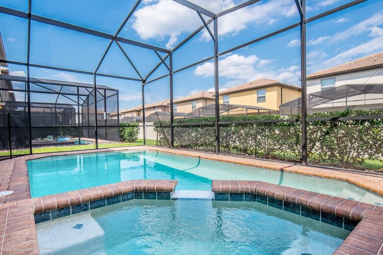 2105mw Luxury 6 Bed Villa With Pool/spa,