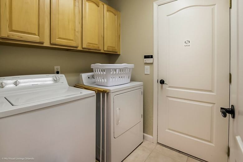Fantastically Decorated 4 Bed 3 Bath