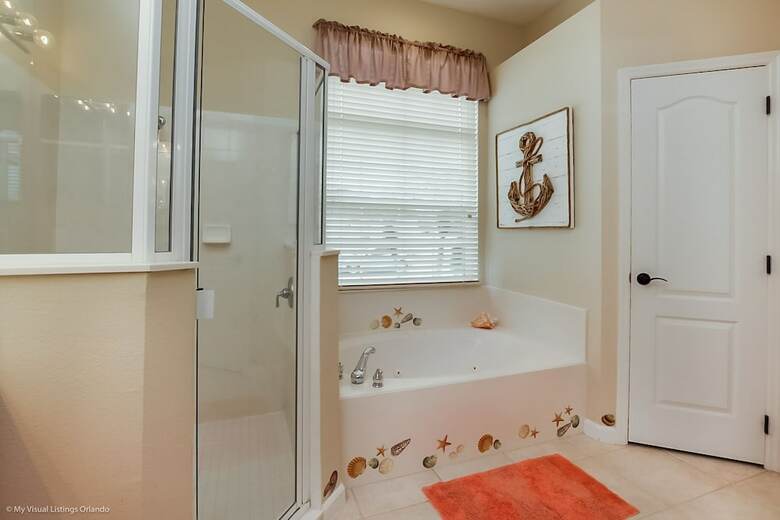 Fantastically Decorated 4 Bed 3 Bath