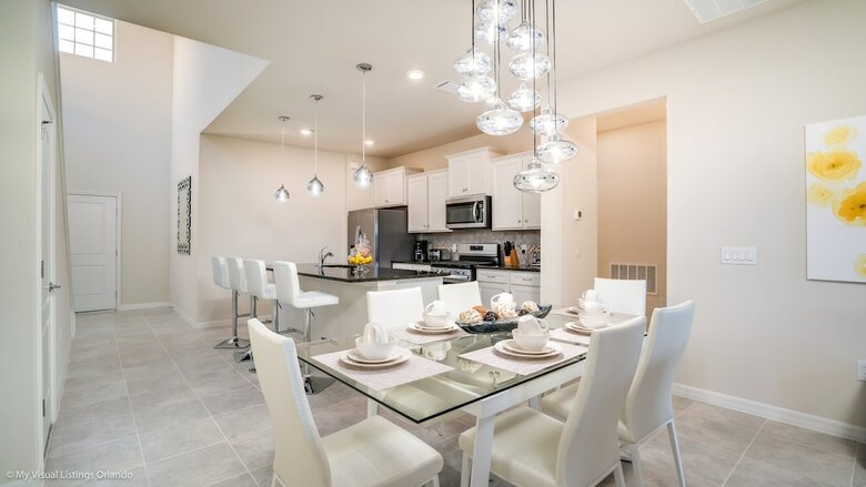 5445 Luxury 6 Bedroom 4.bath Home With Spa