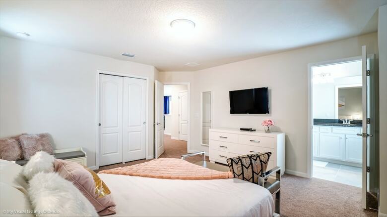 5445 Luxury 6 Bedroom 4.bath Home With Spa