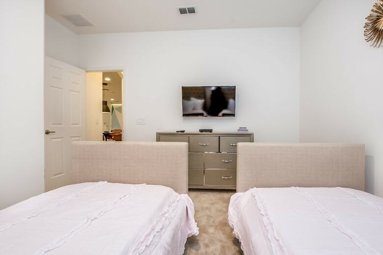 6004ogl 14 Bedroom 11 Bathrrom
