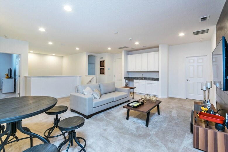 11 Bedroom 9.5 Bathroom 4792sq Foot Villa