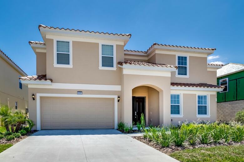 11 Bedroom 9.5 Bathroom 4792sq Foot Villa