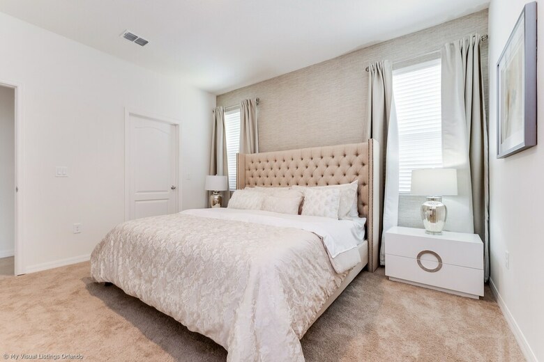 5280oak Luxury Ne 6 Bedroom 4.bath Home