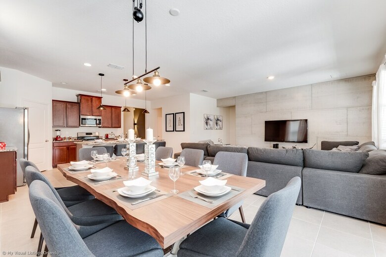 5280oak Luxury Ne 6 Bedroom 4.bath Home
