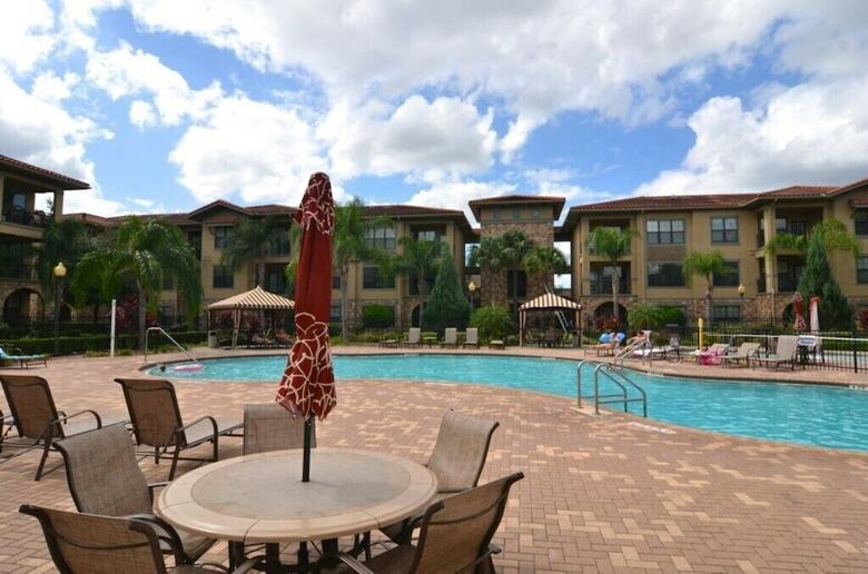 3 Bed 3 Bath Pool View High End Corner Condo