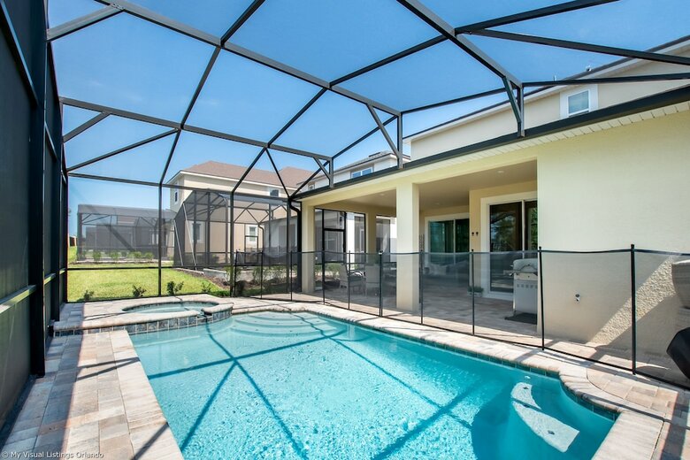 1504 New Luxury 6 Bed Villa With Pool/spa