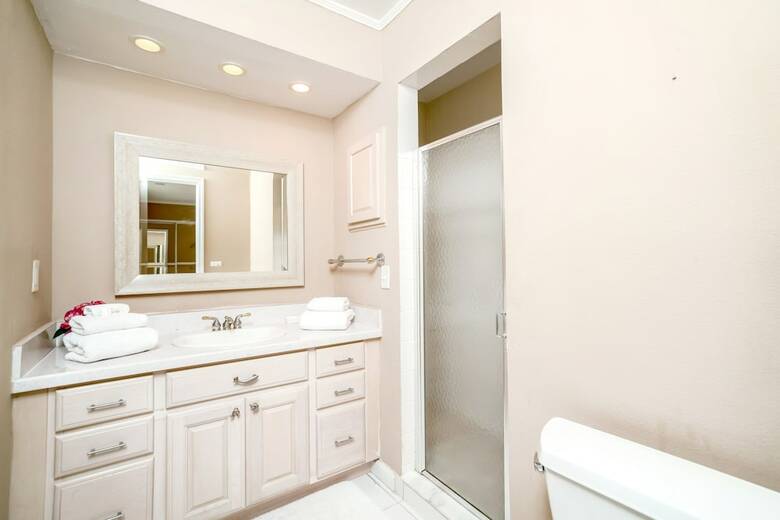 Ultimate 6 Bedroom 5 Bathroom On Bay Hill