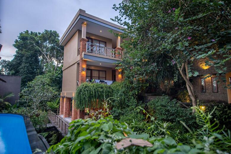 Hotel Merak Village