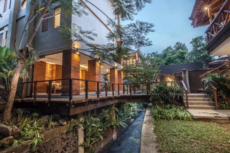 Hotel Merak Village