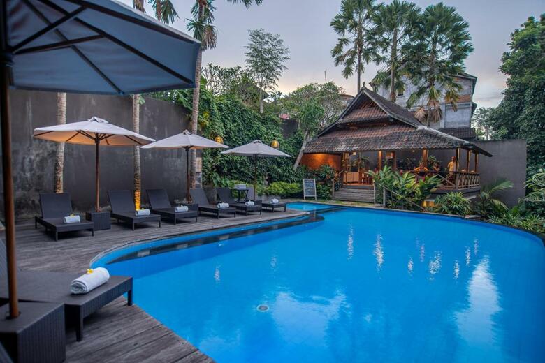 Hotel Merak Village