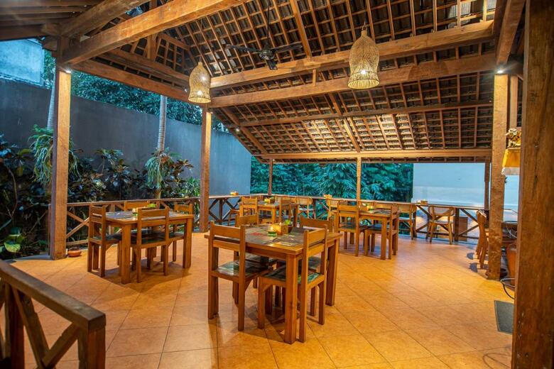 Hotel Merak Village