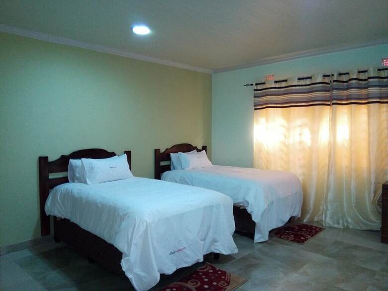 Hotel Mck Lodge Ltd