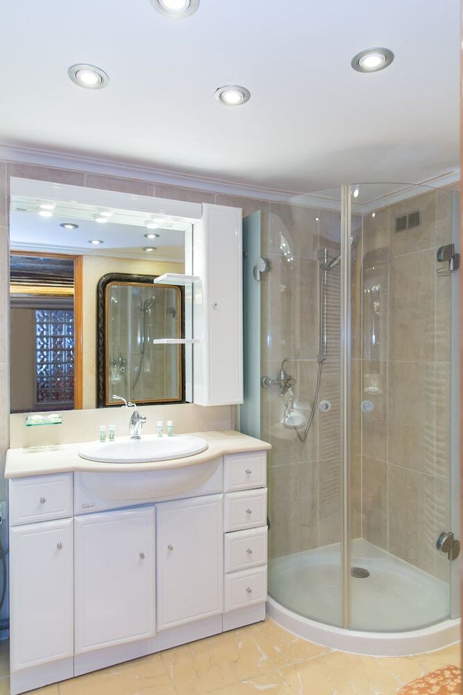 Saint-germain Des Pres Apartment