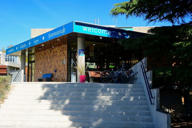Hostal Cis De Champagne - Hostel