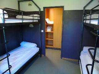 Hostal Cis De Champagne - Hostel