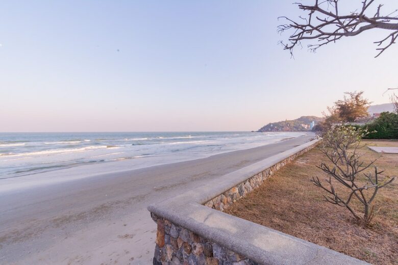 Beach Front 4 Bedroom Pool Villa Rv