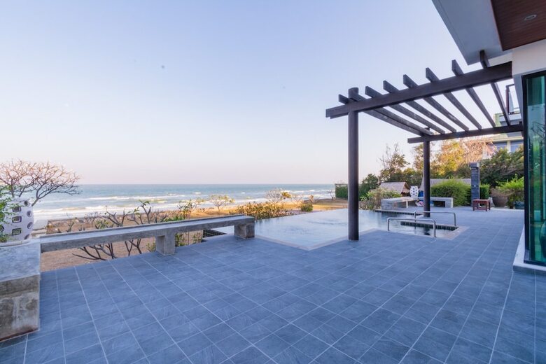 Beach Front 4 Bedroom Pool Villa Rv