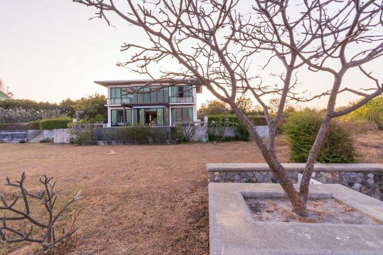 Beach Front 4 Bedroom Pool Villa Rv
