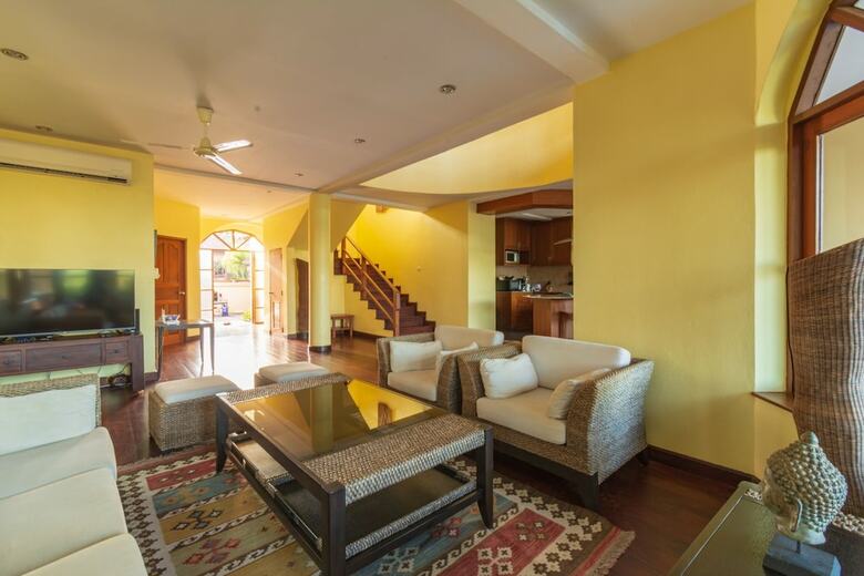 4 Br Pool Villa In Great Location - Cv4