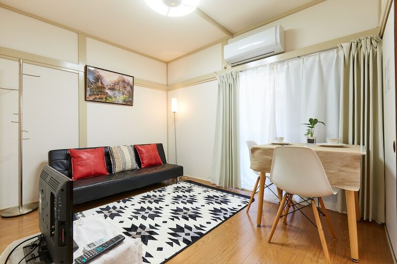 Apartamentos Kamata Colorbee Family House