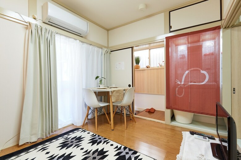 Apartamentos Kamata Colorbee Family House
