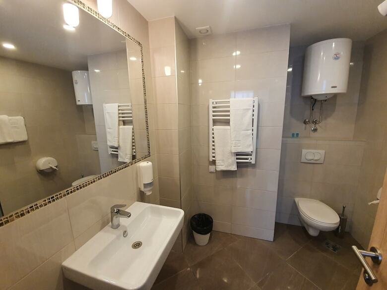 Hotel Premium Crown Suites