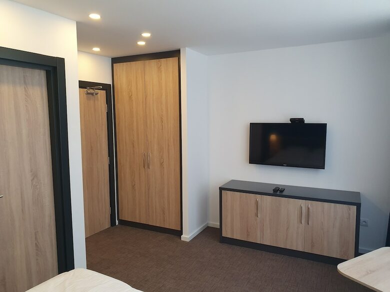 Hotel Premium Crown Suites