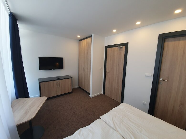 Hotel Premium Crown Suites