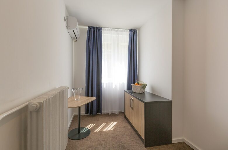 Hotel Premium Crown Suites