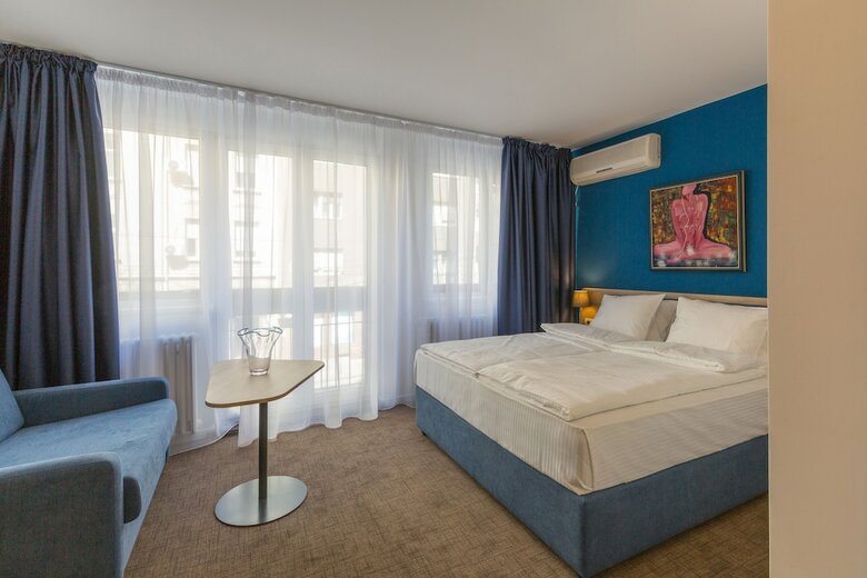 Hotel Premium Crown Suites