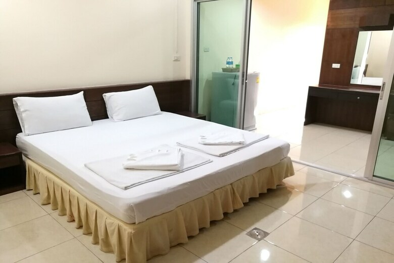 Hotel Oyo 889 Baan Sakdidet