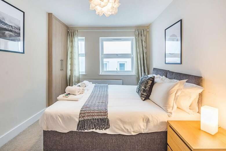 Luxurious Modern One Bedroom Apartment
