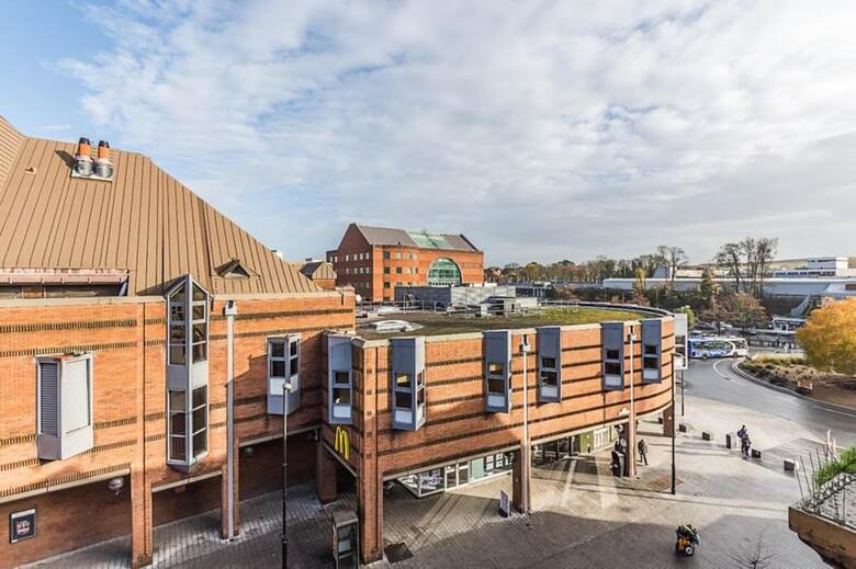 Luxurious Modern One Bedroom Apartment