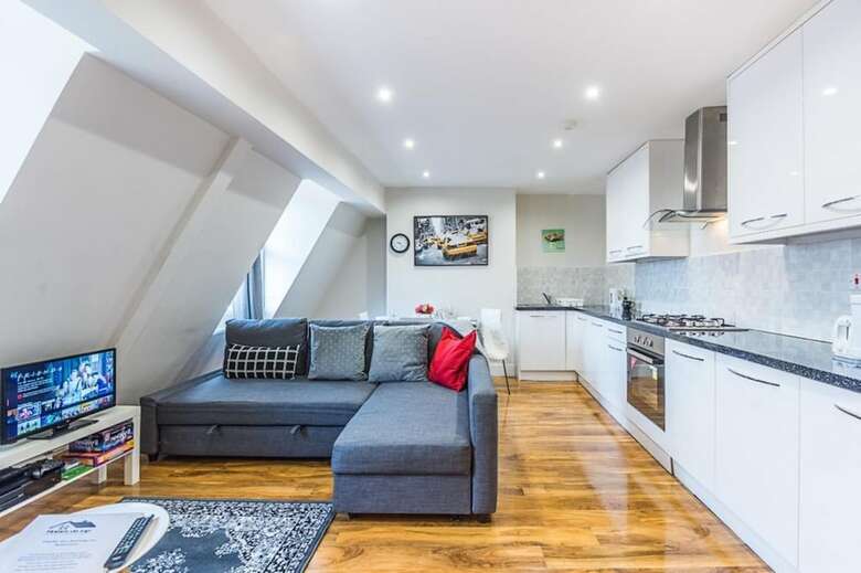 Luxurious Modern One Bedroom Apartment