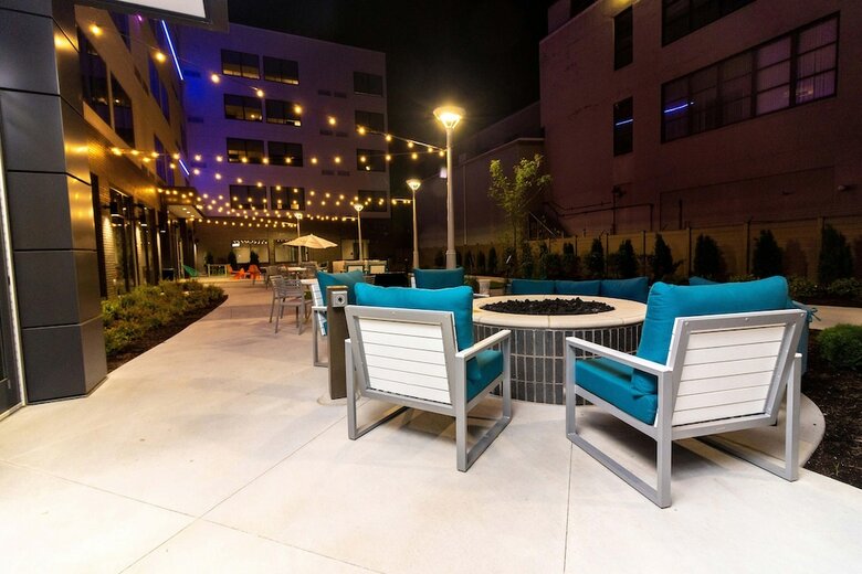 Hotel Aloft St. Louis Cortex