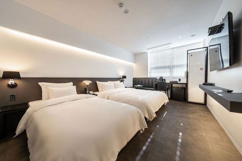 Gray Hotel