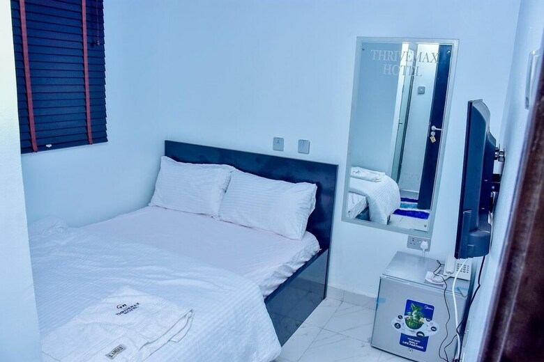 Thrivemax Hotel And Suites