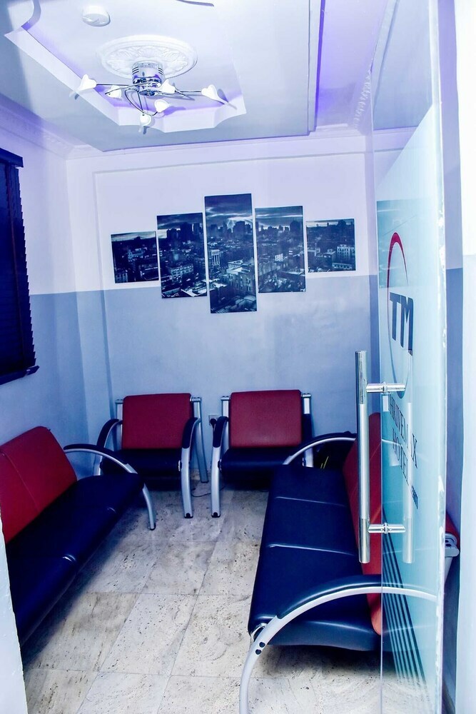 Thrivemax Hotel And Suites
